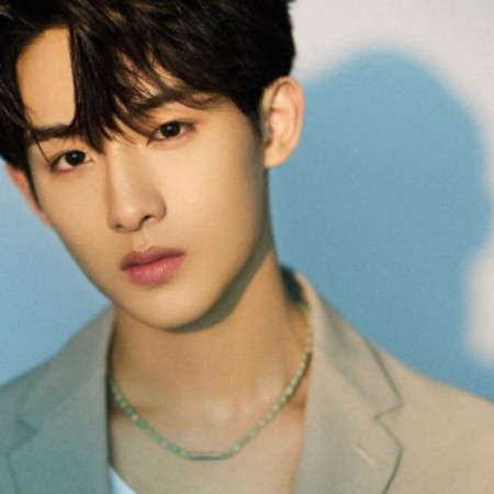 Does Dong Sicheng have a Girlfriend? Bio, Age, Parents, NetWorth 2022, Does Dong Sicheng have a Girlfriend? Bio, Age, Parents, NetWorth 2022,