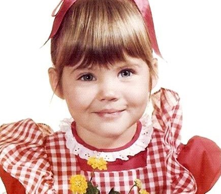 Tiffani Thiessen's childhood photo