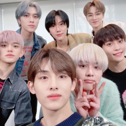 Dong Sicheng with other NCT member
