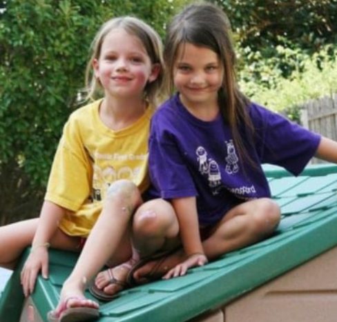 Childhood Picvture of Maddie Lambert and her sister