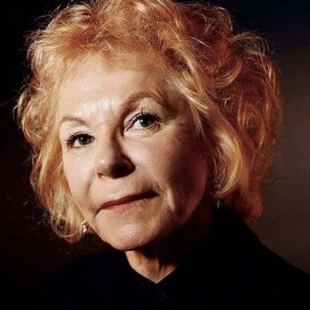 Who is the Husband of Caroline Ducrocq? Bio, Age, Net Worth2023 Who is the Husband of Caroline Ducrocq? Bio, Age, Net Worth2023