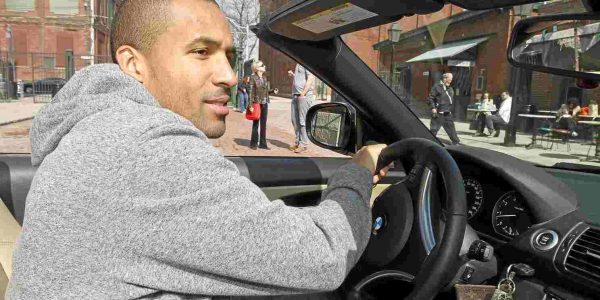 Matte Babel driving his car