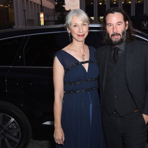 Alexandra Grant spotted with her boyfriend infront of a car