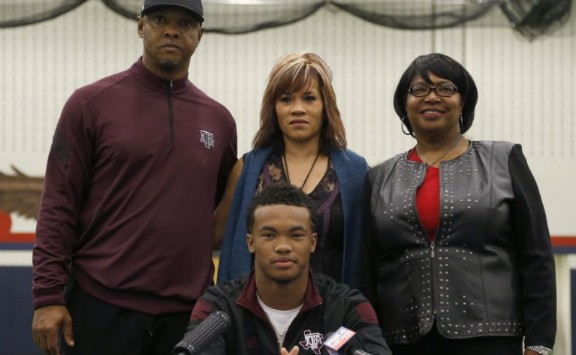 Kyler Murray with his family