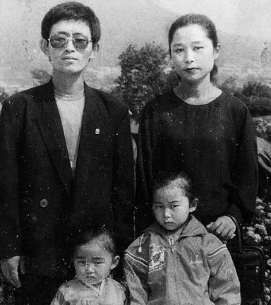 Yeonmi Park childhood photo with her family