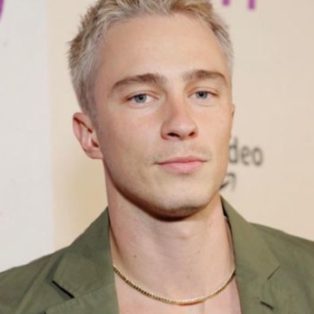 Does Drew Starkey have a girlfriend? Bio, Age, Birthday, Net Worth, Height Does Drew Starkey have a girlfriend? Bio, Age, Birthday, Net Worth, Height
