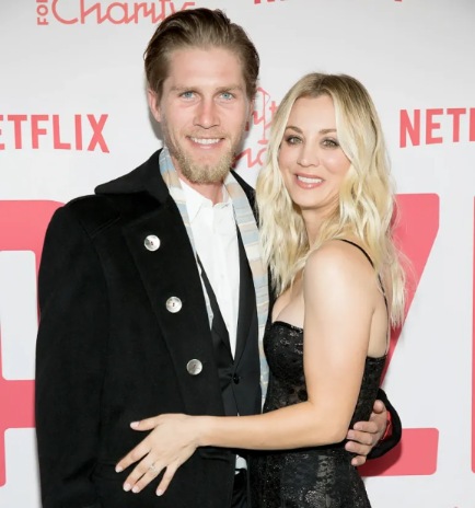 Kaley Cuoco with her ex-husband 