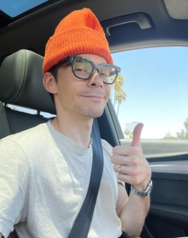 Matthew Koma in car