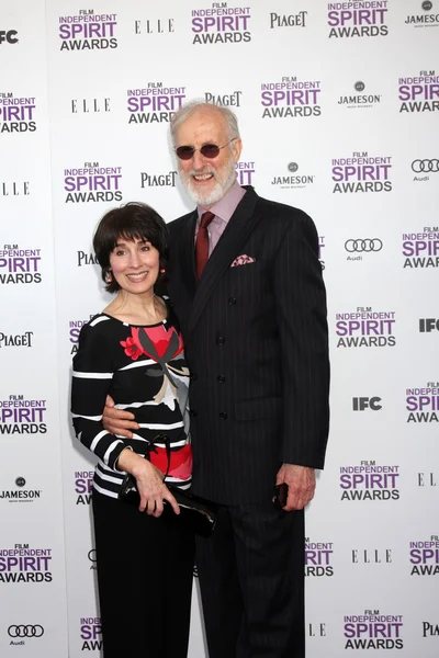 Anna Stuart with her husband on the red carpet 