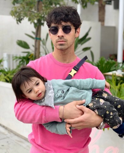 Joe Jonas with daughter 