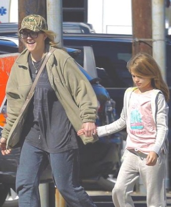 Maddie Briann Aldridge with her mother