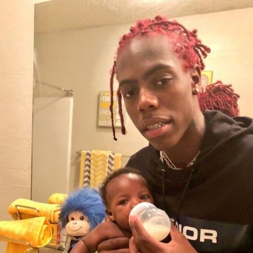 Yung Bans with his child