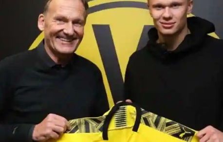 Erling Haaland with his father