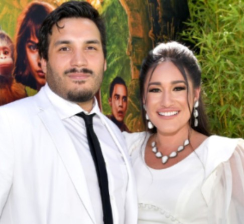 Adam VillaSenor psing with his co-actress for a picture
