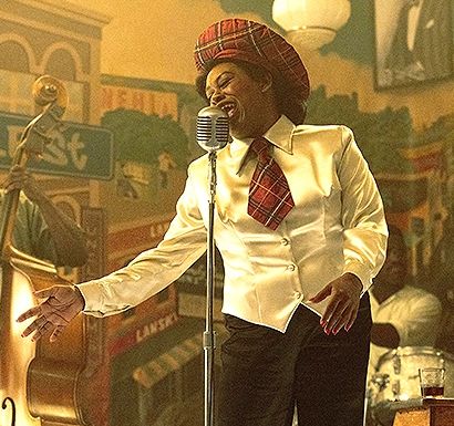 Shonka Dukureh singing her song