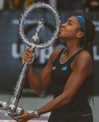Coco Gauff with her trophy
