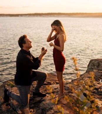 Dane Cook proposes to Kelsey Taylor