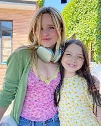 Madeleine McGraw with her sister Violet McGraw