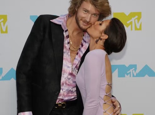 Sheri Nicole spotted kissing Yung Gravy