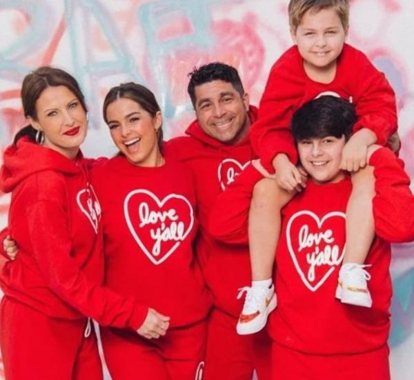 Sheri Nicole with her family