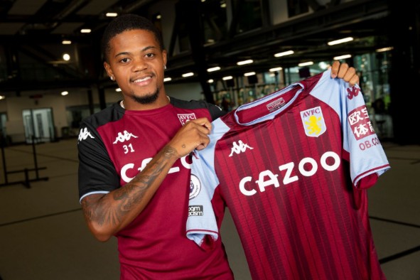 Leon Bailey showing his Aston Villa jersey