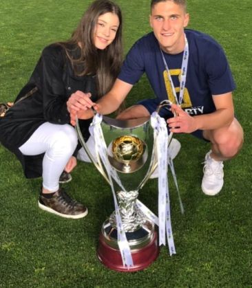 Roland with her girlfriend Miskei Bettina after winning the match