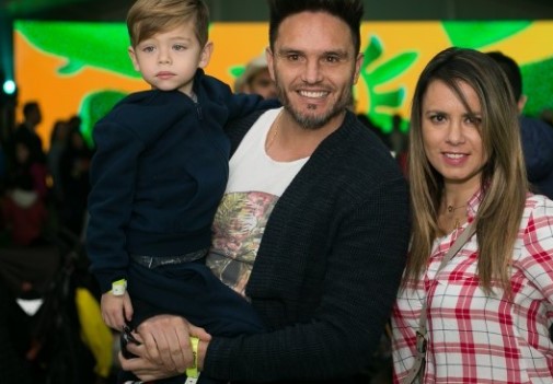 Rafa Olarra with hid ex-girlfriend and son