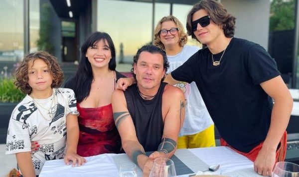 Gavin Rossdale with his children