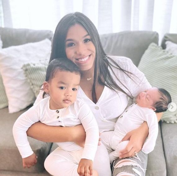 Jennifer Hernandez with her children