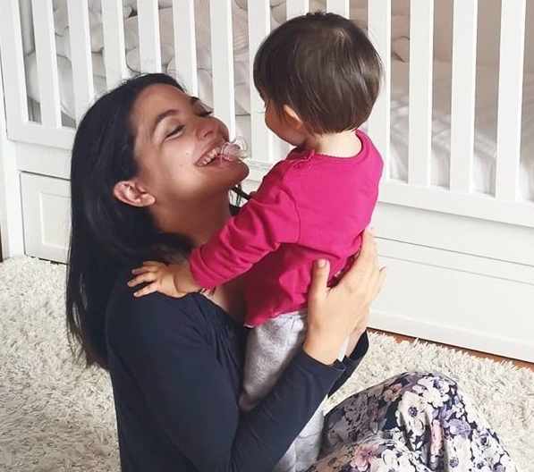 Sara Barradas with her daughter