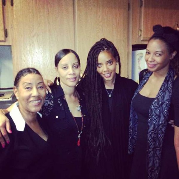 Angela Simmons with her family