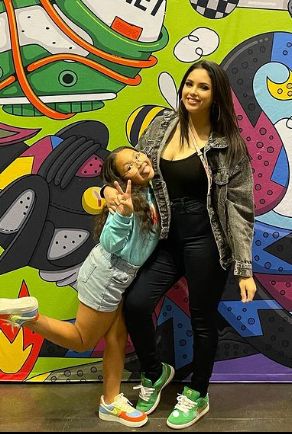 Jasmine Villegas with her daughter