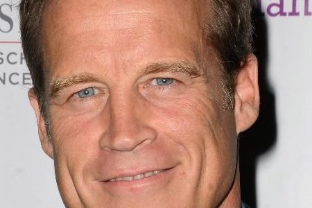 Mark Valley