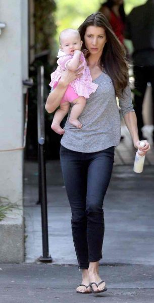 Sonni Pacheco with her daughter