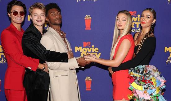 Odessa A'zion with her co-stars