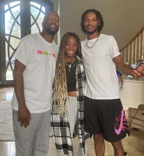 Rickey Smiley with his kids