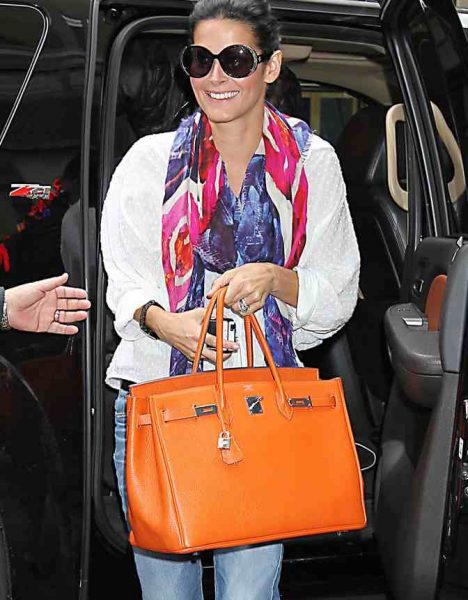 Angie Harmon getting out from her car