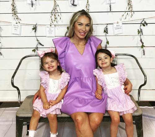 Tiffany Heinen with her daughters