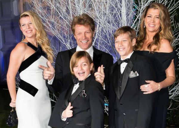 Jon Bon Jovi with his children