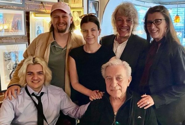 Jon Bon Jovi with his family
