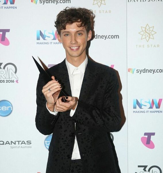 Troye Sivan with award 