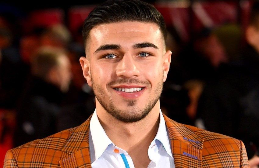 Tommy Fury Engaged to Molly-Mae Hague! What is His Age and Net Worth ...