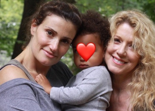 Idina with her mother