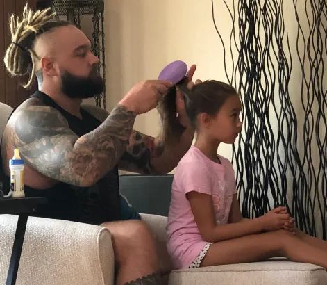 Bray Wyatt with his daughter 
